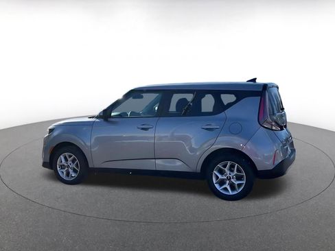 Used 2025 Kia Soul LX w/ LX Technology Package image 10