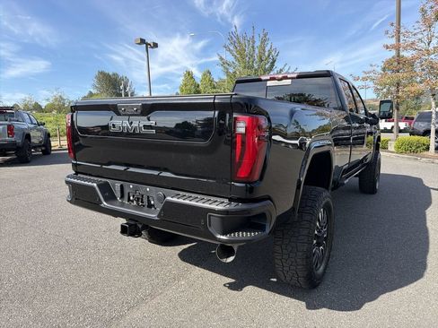 Used 2024 GMC Sierra 3500 Denali Ultimate AWD/4WD image 9