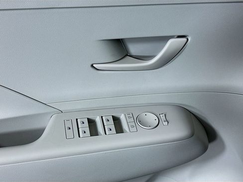 New 2026 Hyundai Kona SE image 18