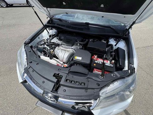 Used 2016 Toyota Camry SE image 37