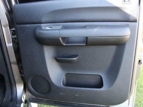 Used 2011 Chevrolet Silverado 2500 LT w/ Interior Plus Package image 25