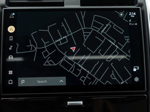 Used 2024 Land Rover Discovery Dynamic SE image 29