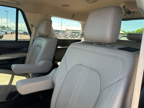 Used 2024 Ford Expedition Limited AWD/4WD image 23