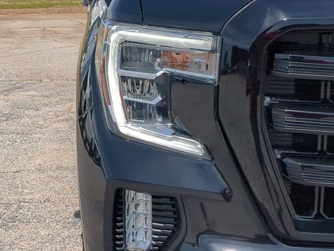 Used 2022 GMC Sierra 1500 Elevation w/ Preferred Package AWD/4WD image 8