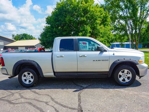 Used 2011 RAM 1500 Classic SLT AWD/4WD image 2