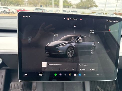 Used 2025 Tesla Model Y Long Range image 13