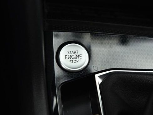 New 2025 Volkswagen Taos SE image 16