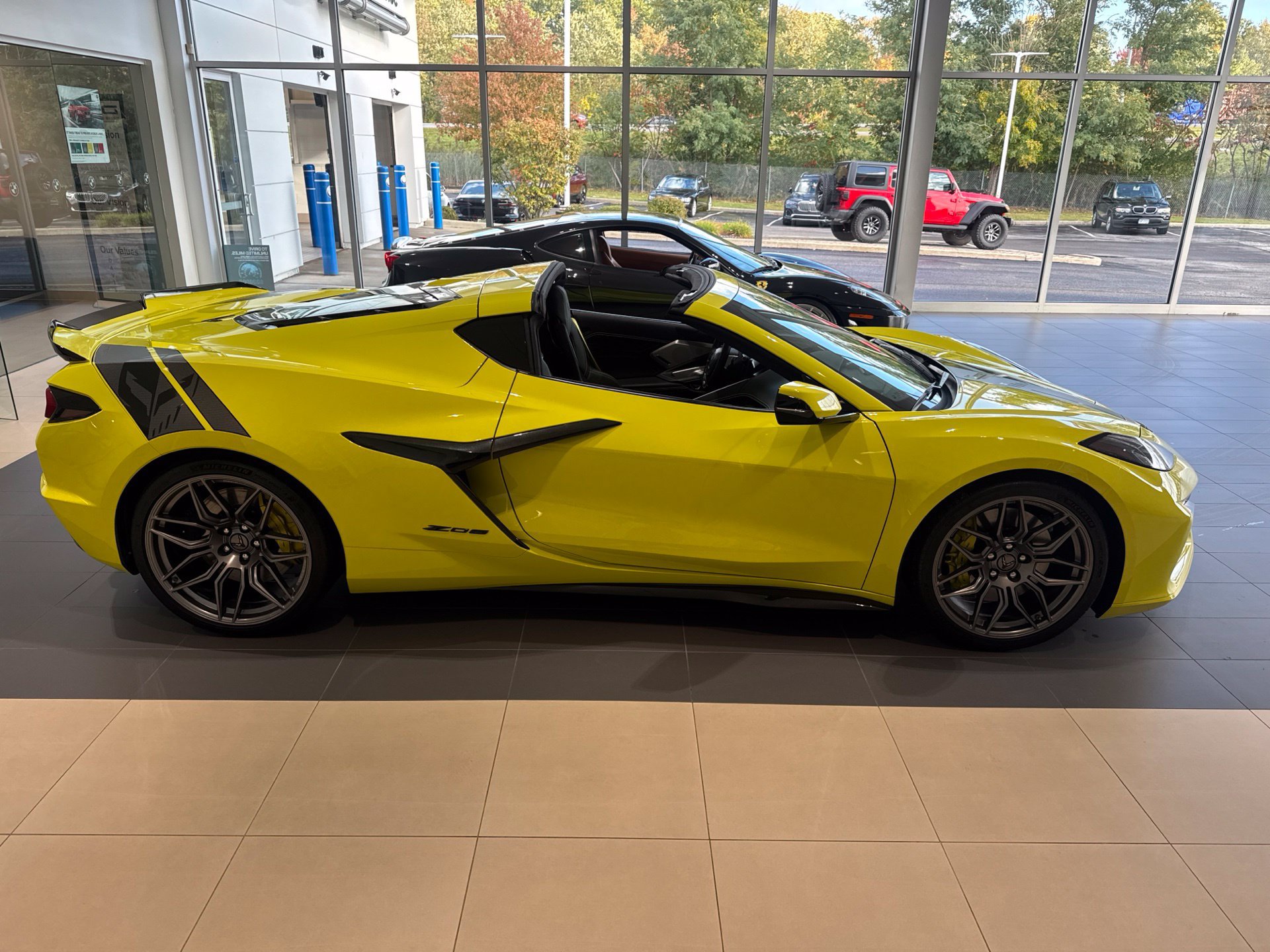 Used 2024 Chevrolet Corvette Z06 RWD image 9