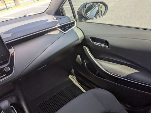 Used 2025 Toyota Corolla SE FWD image 17