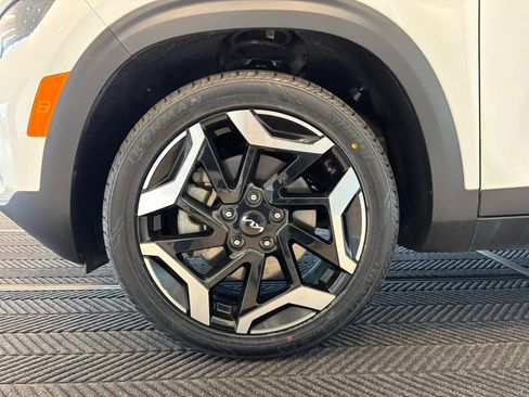 Used 2024 Kia Seltos SX AWD/4WD image 11