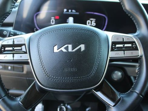 Used 2024 Kia Telluride LX FWD image 16