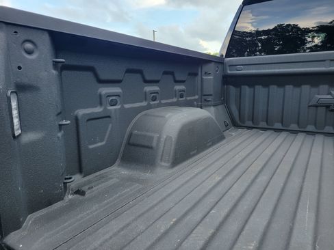 Certified 2022 Chevrolet Silverado 1500 Custom RWD image 9