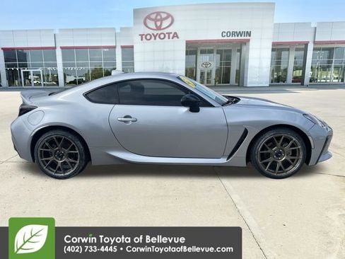 Used 2023 Toyota GR86 Premium w/ ALL Weather Mat Package (TMS) RWD image 6