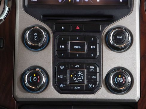 Used 2016 Ford F250 Lariat w/ Lariat Ultimate Package AWD/4WD image 21