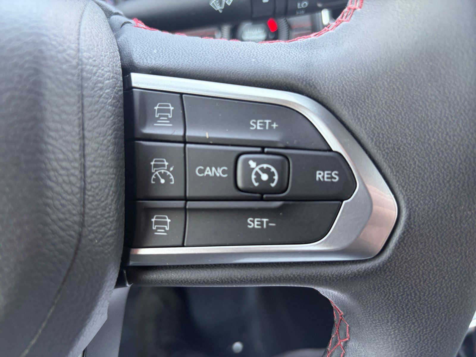 Used 2024 Jeep Compass Trailhawk AWD/4WD image 18