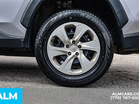 Used 2021 Toyota RAV4 LE image 17