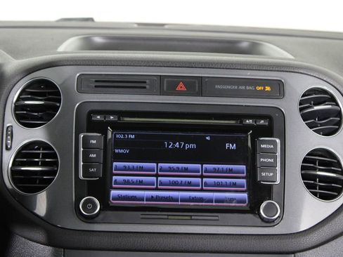 Used 2015 Volkswagen Tiguan S FWD image 8