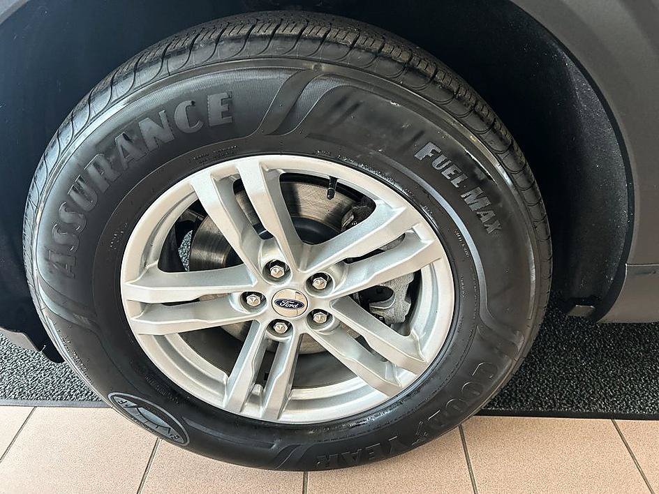 Used 2022 Ford Explorer XLT AWD/4WD image 35