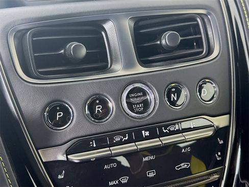 Used 2022 Aston Martin DB11 Coupe image 14