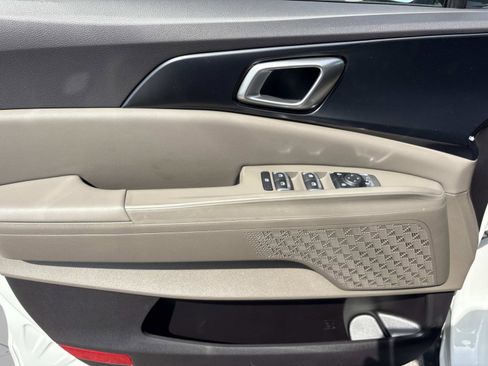 New 2026 Kia Carnival LX FWD image 16