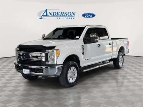 Used 2017 Ford F250 XLT AWD/4WD image 1