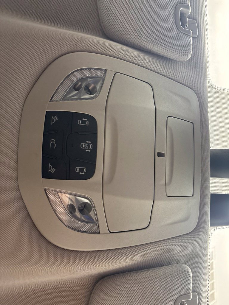 Used 2022 Chrysler Pacifica Touring-L FWD image 30