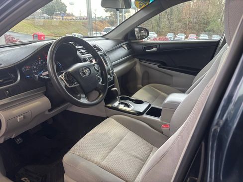 Used 2013 Toyota Camry L image 7