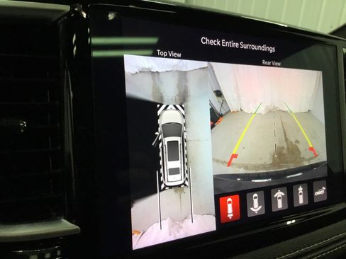Used 2022 Chrysler Pacifica Limited w/ S Appearance Package FWD image 11