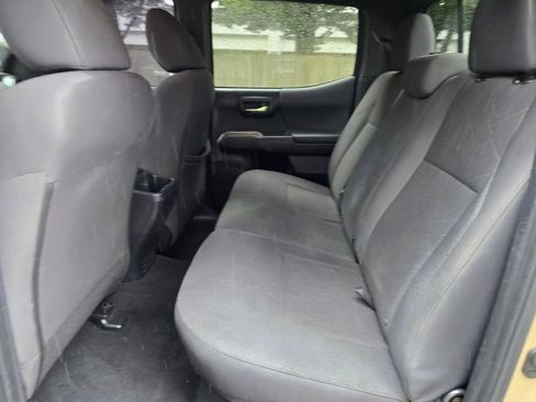 Used 2017 Toyota Tacoma TRD Off-Road image 22