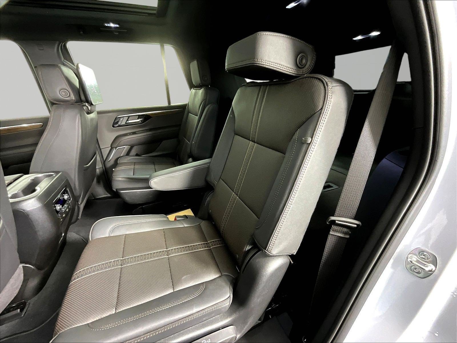 New 2026 Chevrolet Tahoe High Country AWD/4WD image 18