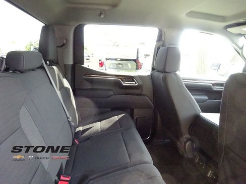 New 2026 GMC Sierra 1500 SLE image 23