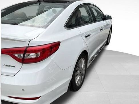 Used 2015 Hyundai Sonata Limited w/ Option Group 06 FWD image 6