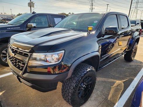 Used 2018 Chevrolet Colorado ZR2 w/ ZR2 Midnight Special Edition image 3