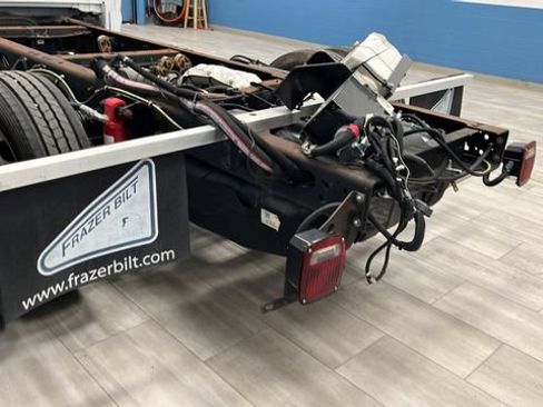 Used 2022 Ford F550 2WD Regular Cab Super Duty w/ XLT Value Package image 31