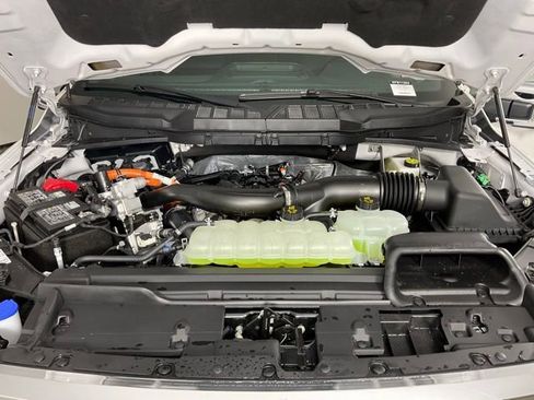 New 2025 Ford F150 Lariat w/ Equipment Group 501A Mid image 9