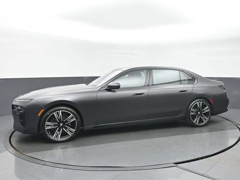 Used 2023 BMW 760i xDrive AWD/4WD image 6
