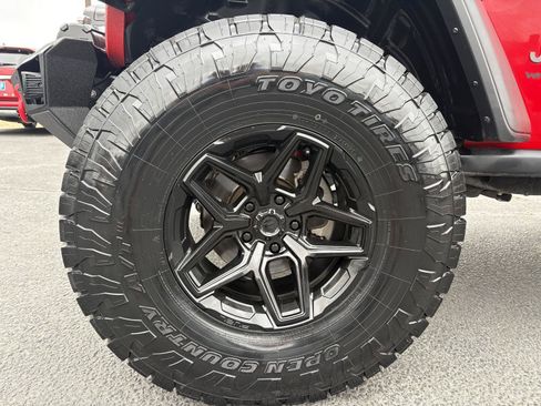 Used 2018 Jeep Wrangler Unlimited Rubicon AWD/4WD image 33