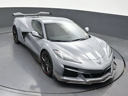 Used 2024 Chevrolet Corvette Z06 w/ Z07 Performance Package RWD image 22