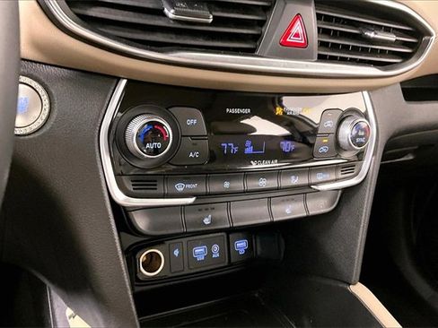 Used 2020 Hyundai Santa Fe SEL w/ Convenience + Premium Package image 15