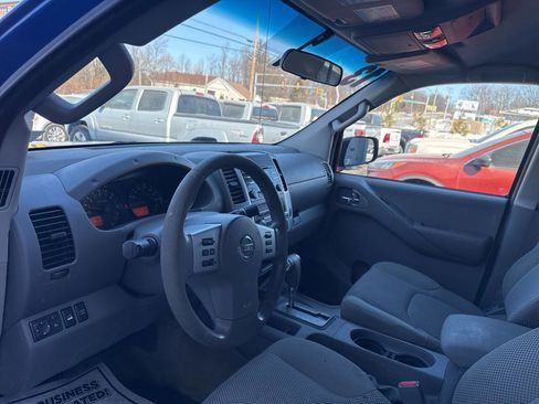 Used 2013 Nissan Frontier SV image 16