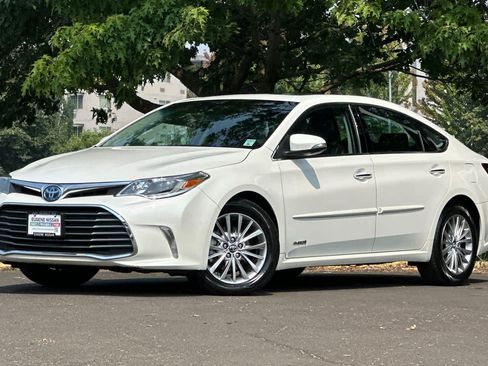 Used 2016 Toyota Avalon Limited w/ Protection Package FWD image 1