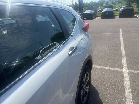 Used 2017 Honda CR-V LX image 8