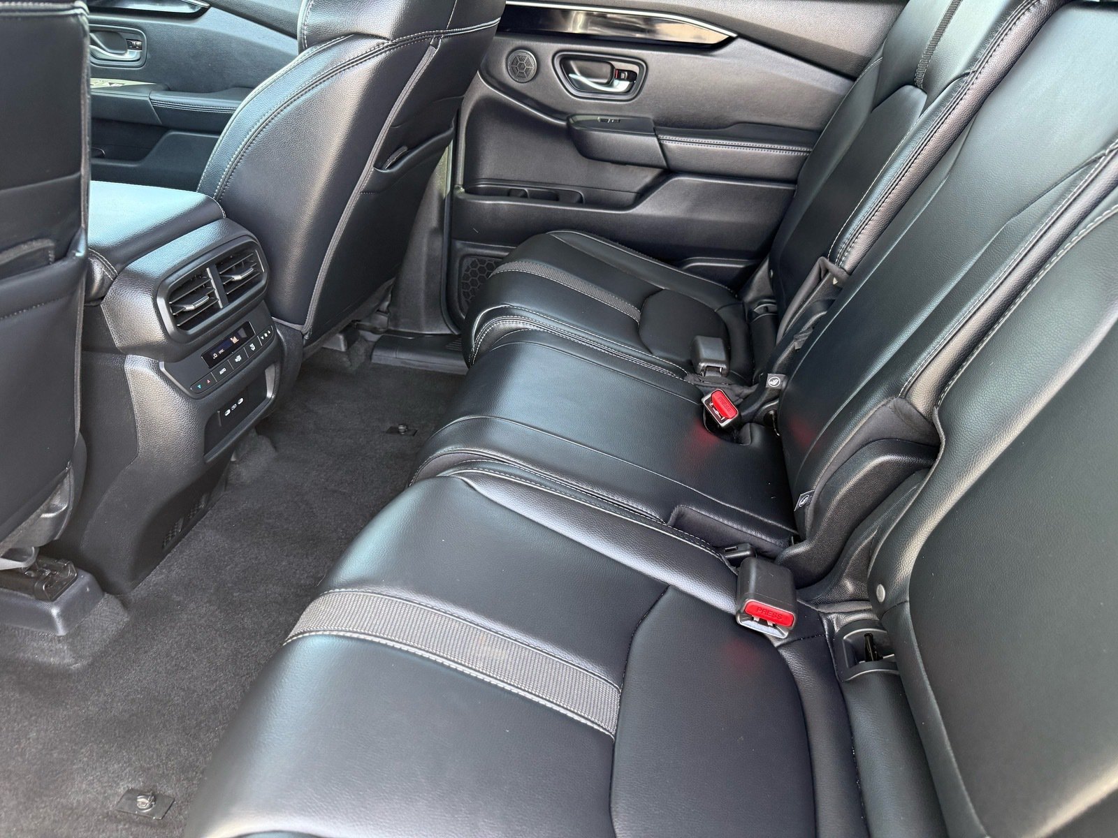 Used 2025 Honda Pilot EX-L image 27