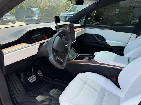 Used 2022 Tesla Model X AWD/4WD image 10