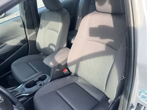 Used 2025 Toyota Corolla LE image 30