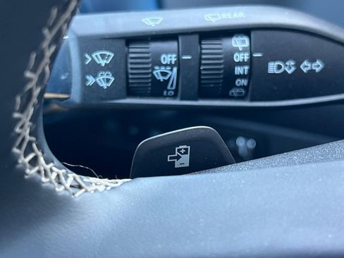 Used 2025 Chevrolet Equinox EV LT w/ Convenience Package image 35