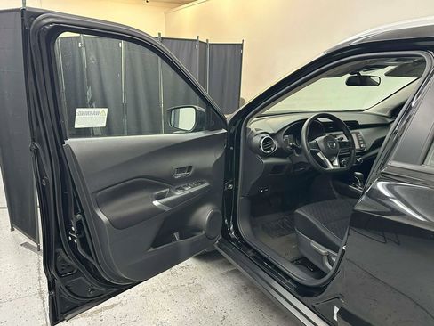 Used 2023 Nissan Kicks SV image 44
