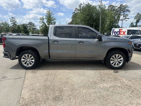 Used 2022 Chevrolet Silverado 1500 Custom w/ LPO, Dark Essentials Package AWD/4WD image 4