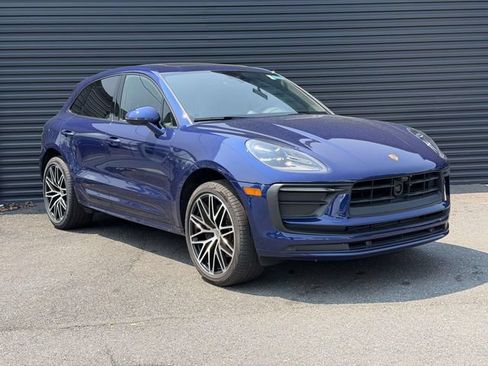 Certified 2024 Porsche Macan AWD/4WD image 10