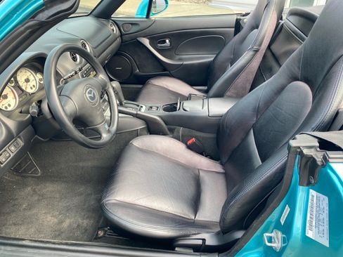 Used 2003 MAZDA MX-5 Miata RWD image 9